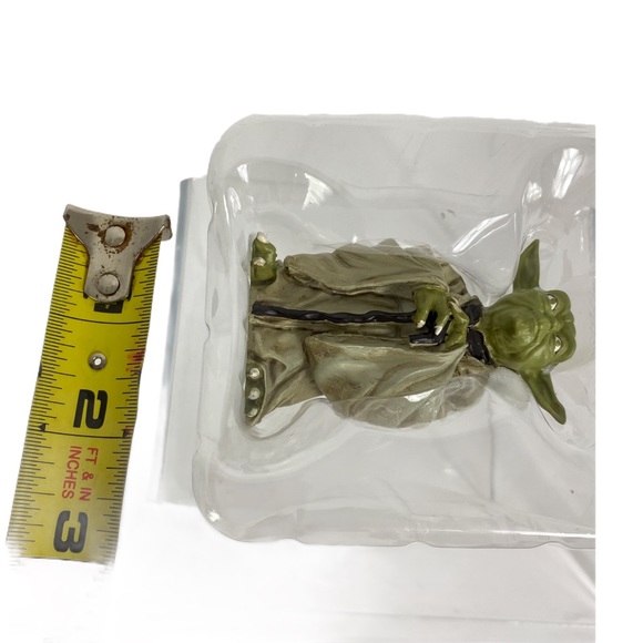 STAR WARS Yoda Bring You Wisdom, I Will Statue Figure Includes Book NWOT - Picture 7 of 8